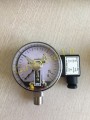 Đồng hồ đo áp suất Wise Hàn Quốc P252, vỏ inox D100, chân đứng inox ren 15A, P0-16Bar, có đường tín hiệu 