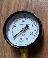Đồng hồ đo áp suất Ligi chân đồng đứng 8A, vỏ thép D63  P20kg 300psi